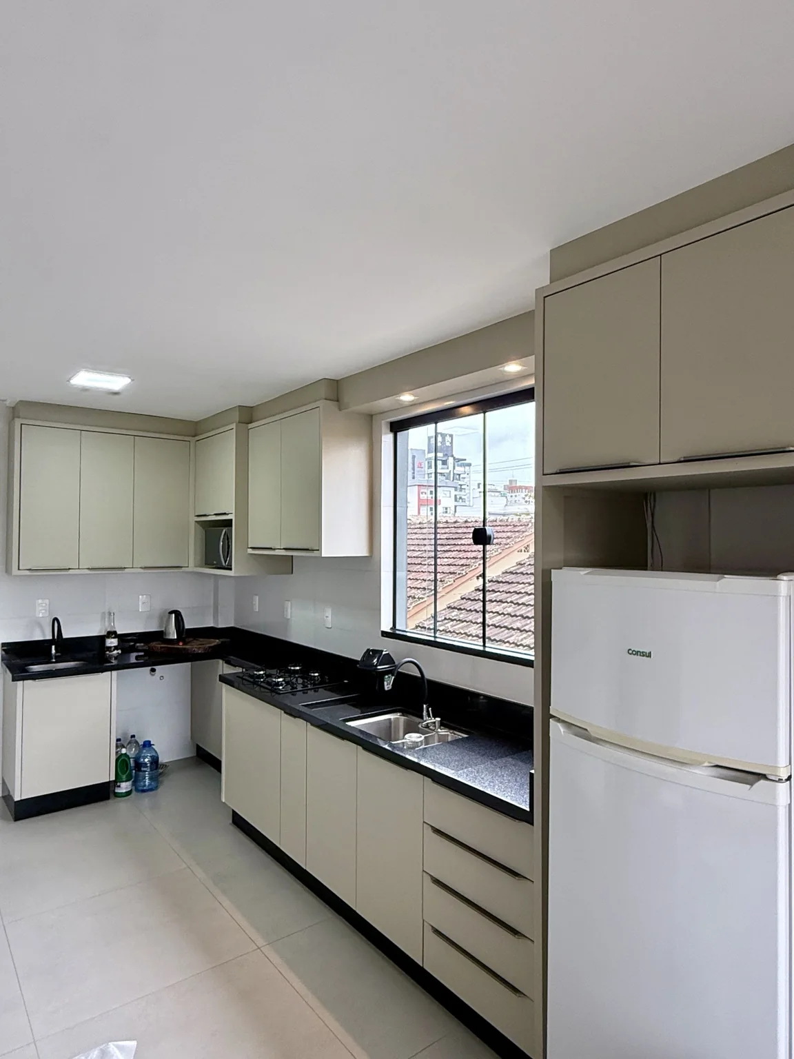 Apartamento Mobiliado | 1 Suíte + 1 Dormitório - foto 2